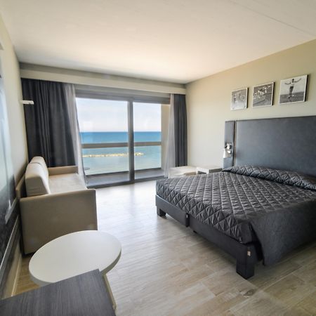 Nautilus Family Hotel Пезаро Экстерьер фото
