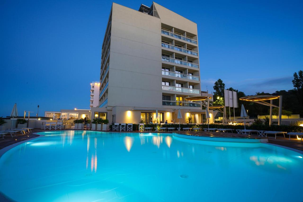 Nautilus Family Hotel Пезаро Экстерьер фото