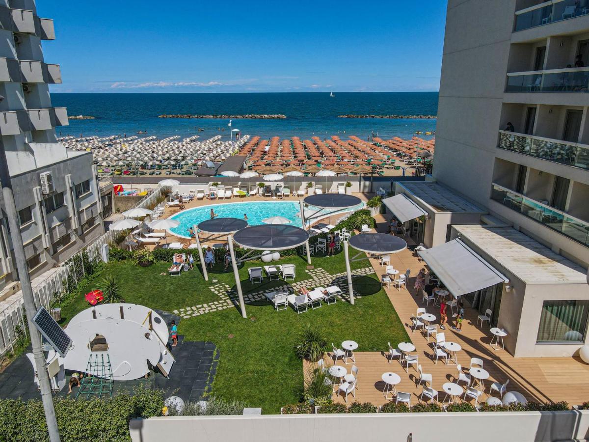 Nautilus Family Hotel Пезаро Экстерьер фото