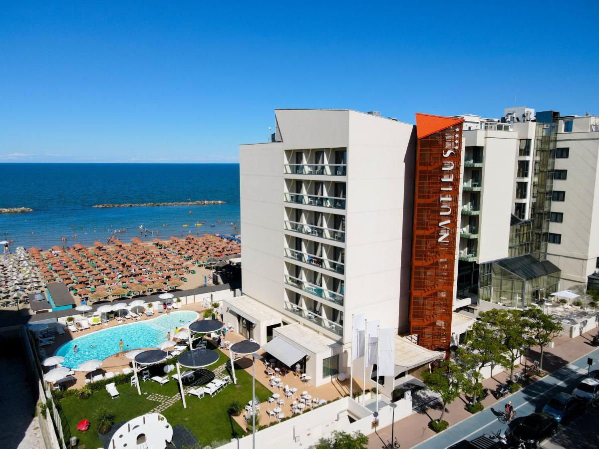 Nautilus Family Hotel Пезаро Экстерьер фото