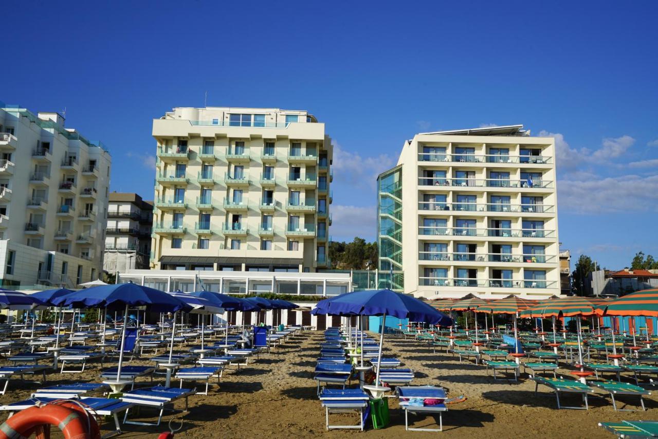 Nautilus Family Hotel Пезаро Экстерьер фото